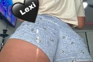 Babe Come Kick it with Ya Girl 🥰😘 - Image 4